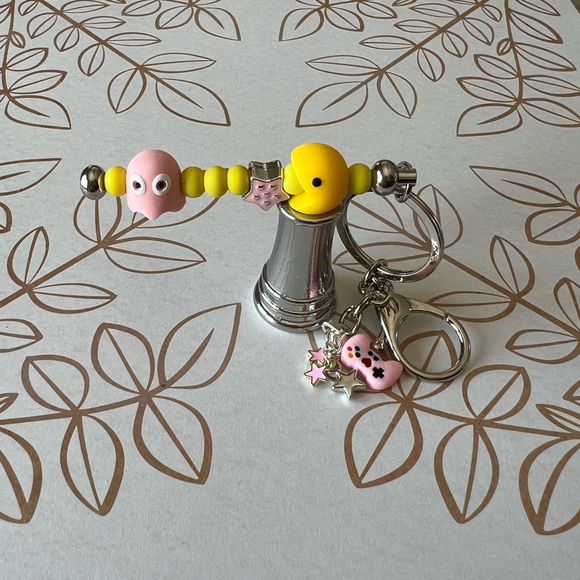 Pacman Keychain with Pink Ghost and Yellow Charm - Pac Man Nostalgic - Picture 3 of 8